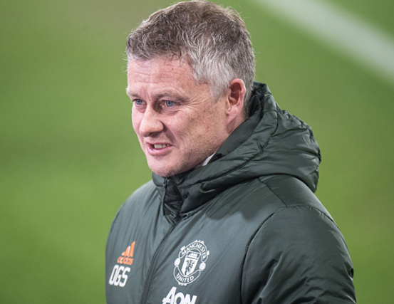  曼城德比战碾压曼联扩大优势  